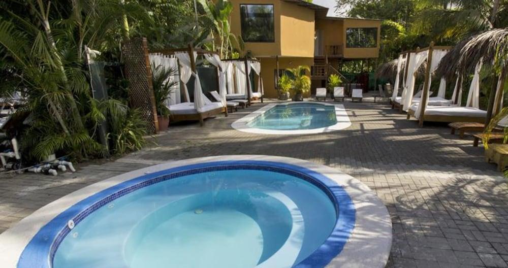 Copacabana Hotel And Suites (Adults Only) Jacó Buitenkant foto