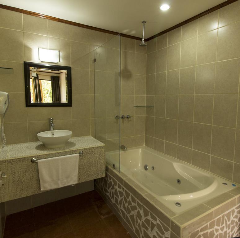 Copacabana Hotel And Suites (Adults Only) Jacó Kamer foto
