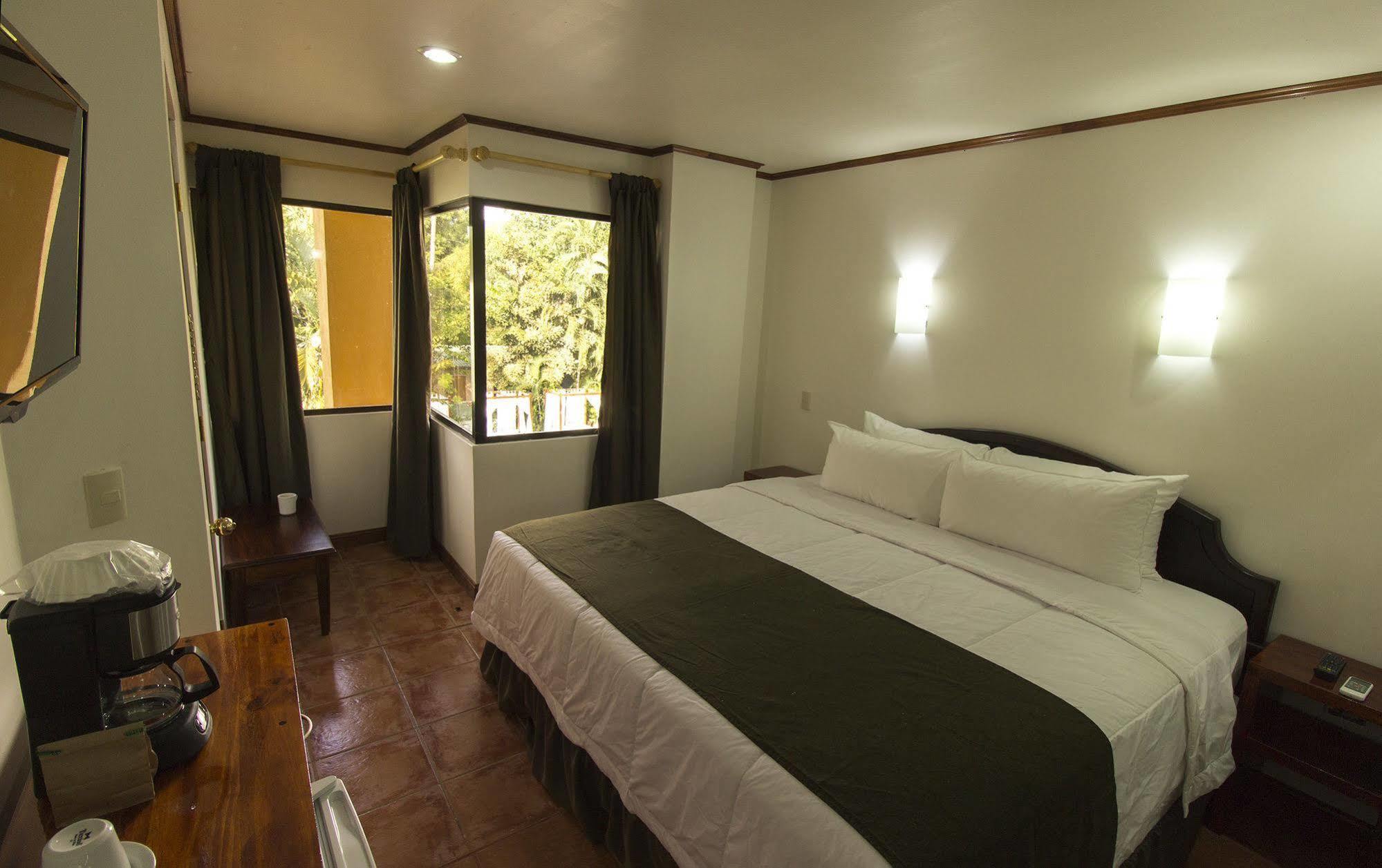 Copacabana Hotel And Suites (Adults Only) Jacó Buitenkant foto