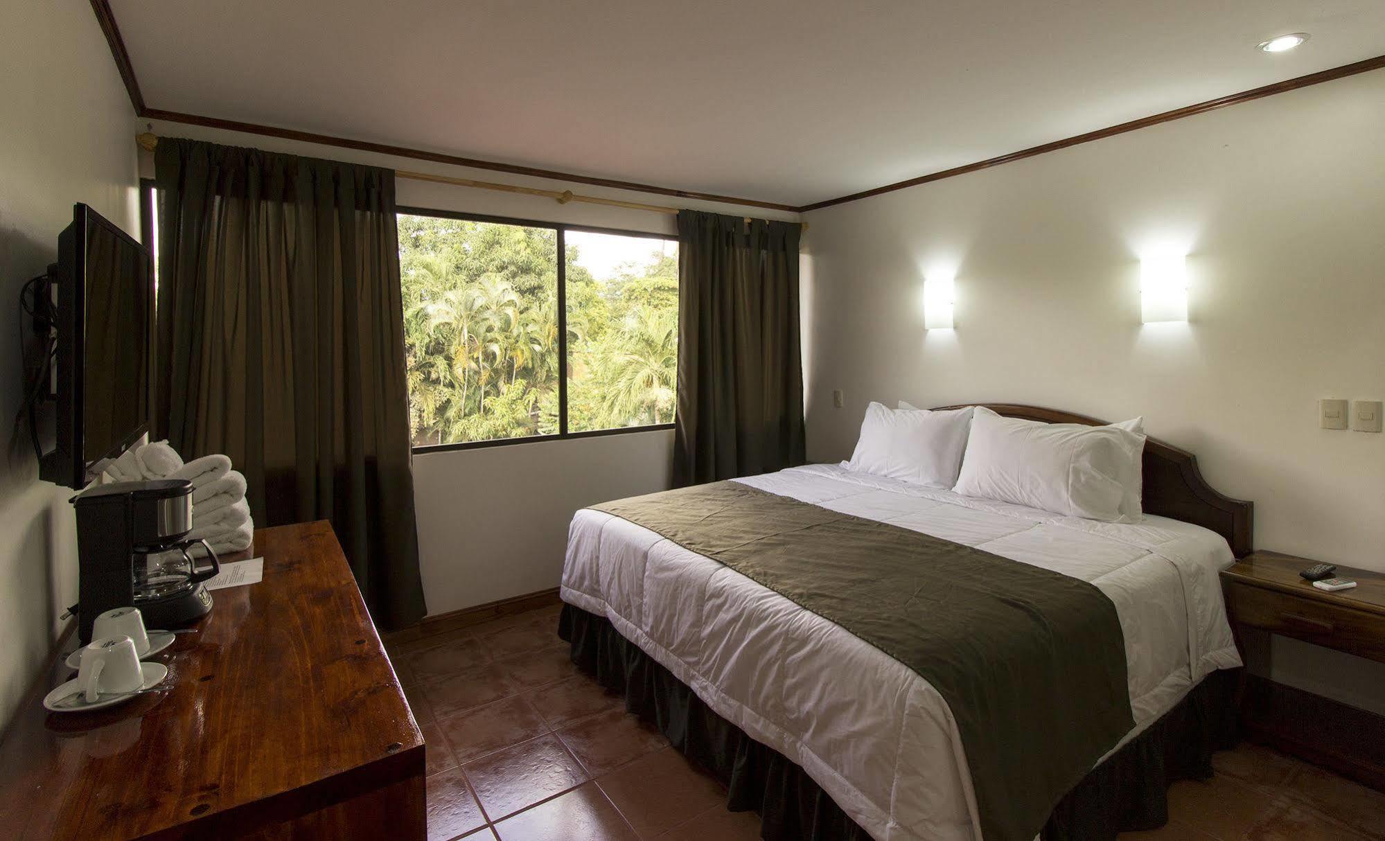 Copacabana Hotel And Suites (Adults Only) Jacó Buitenkant foto